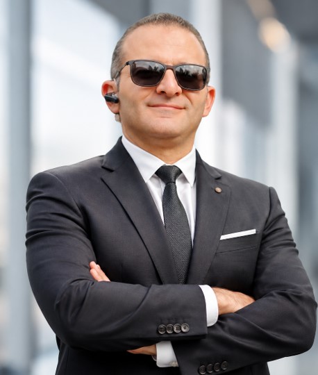 الدكتور المهندس الاستشاري وئام عبد الهادي أحمد، مهندس استشاري والرئيس التنفيذي ومؤسس مجموعة WAA للاستشارات
